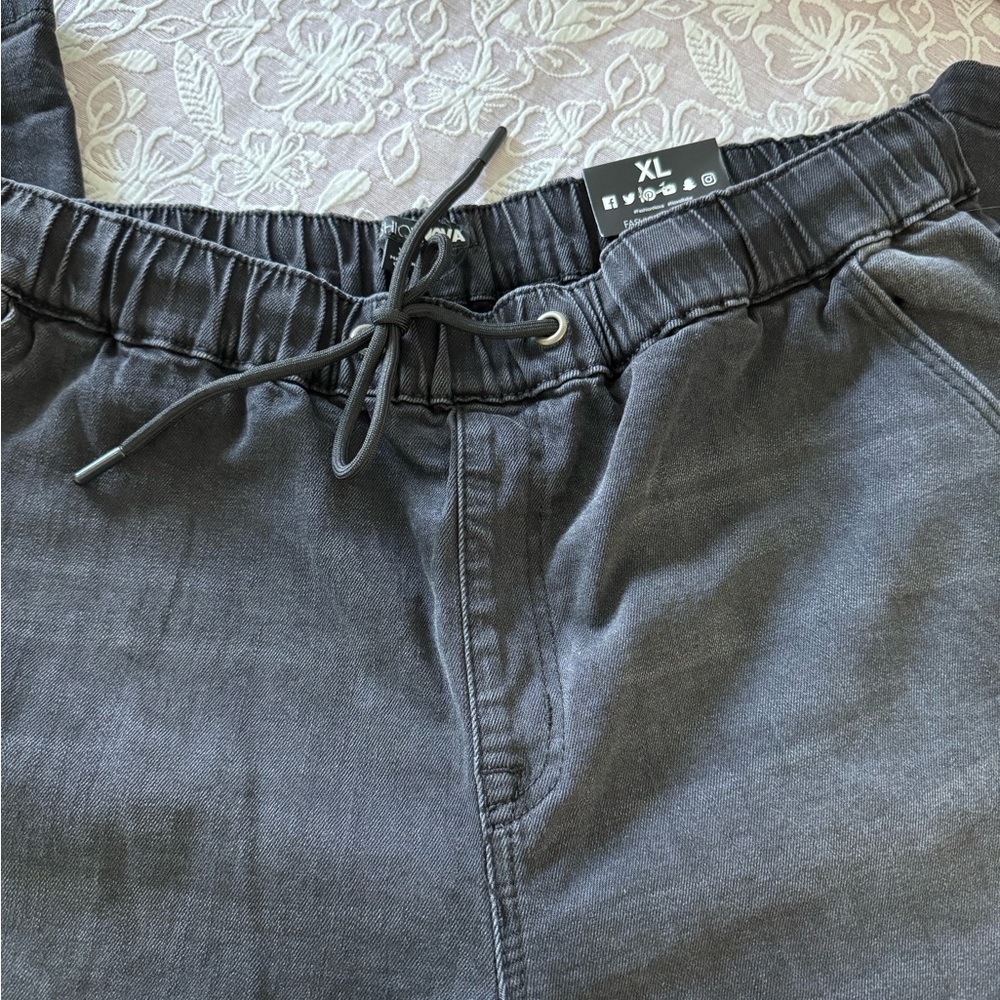 Fashion Nova Wide Leg Jeans - Picture 8 of 10